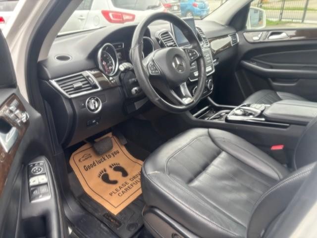 Mercedes-Benz GLE Vehicle Image 09