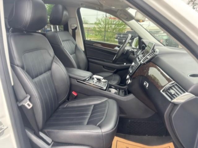 Mercedes-Benz GLE Vehicle Image 17