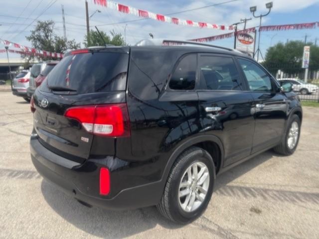 Kia Sorento Vehicle Image 05