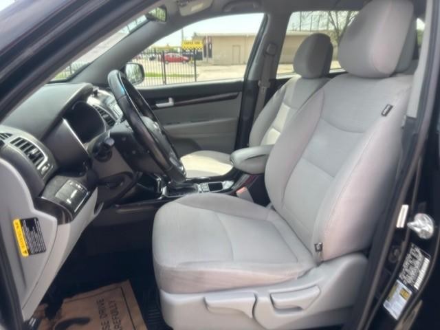 Kia Sorento Vehicle Image 11