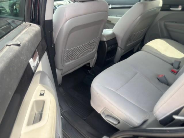 Kia Sorento Vehicle Image 13