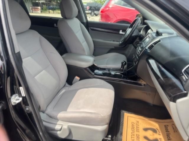 Kia Sorento Vehicle Image 18