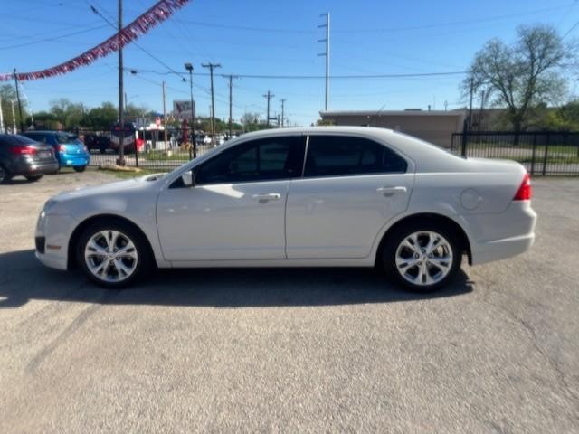 Ford Fusion Vehicle Image 02