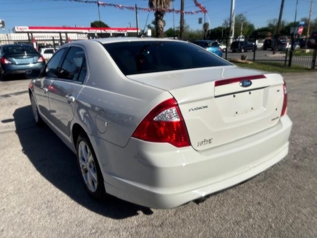Ford Fusion Vehicle Image 03