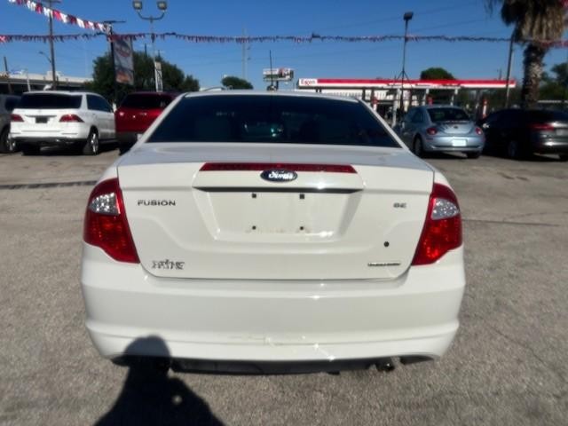 Ford Fusion Vehicle Image 04