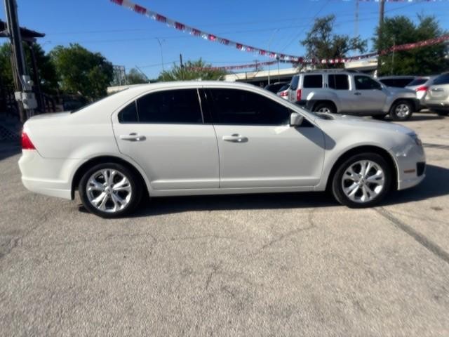 Ford Fusion Vehicle Image 06