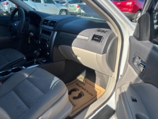 Ford Fusion Vehicle Image 17