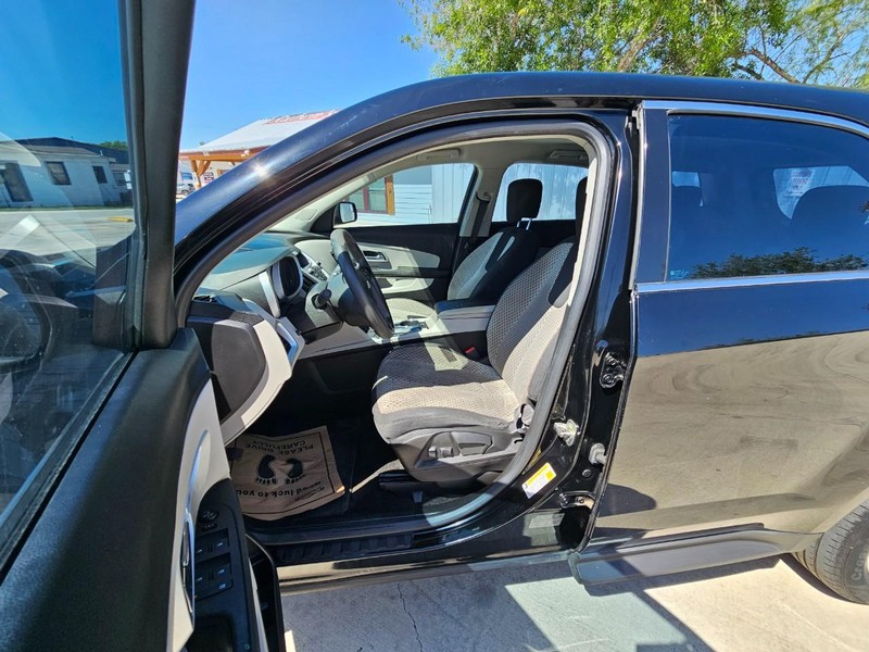 Chevrolet Equinox Vehicle Image 11