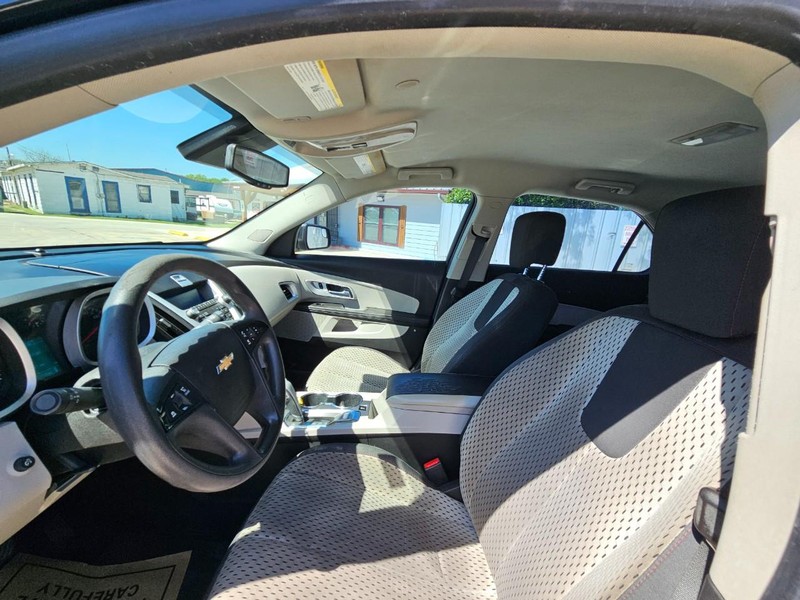 Chevrolet Equinox Vehicle Image 12