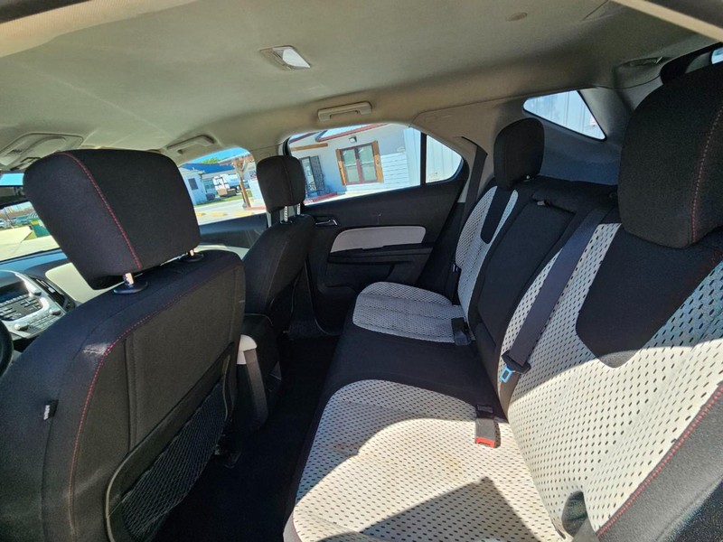 Chevrolet Equinox Vehicle Image 14