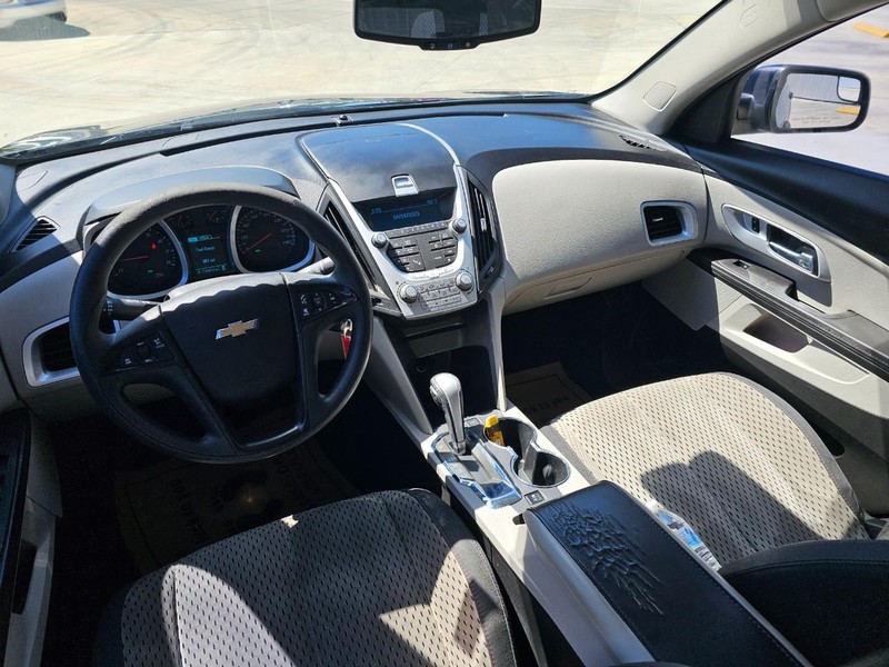 Chevrolet Equinox Vehicle Image 15
