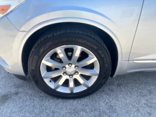Buick Enclave Vehicle Image 09