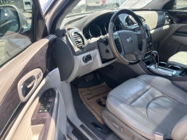 Buick Enclave Vehicle Image 10