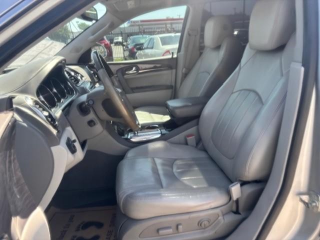 Buick Enclave Vehicle Image 11