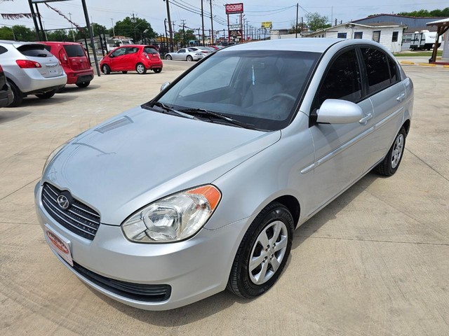 more details - hyundai accent 4-door