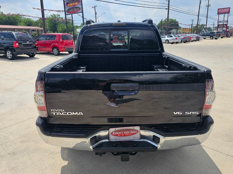 Toyota Tacoma Vehicle Image 04