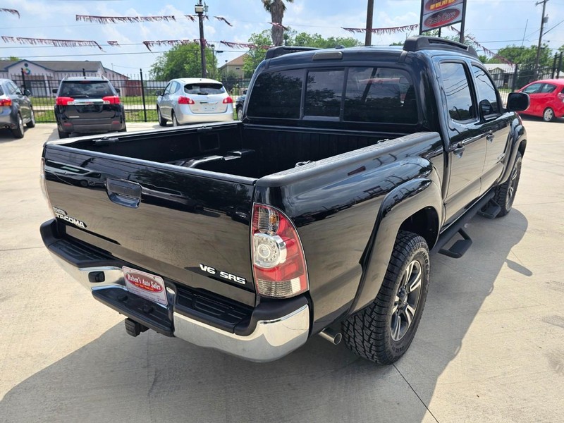 Toyota Tacoma Vehicle Image 05