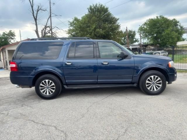 Ford Expedition EL Vehicle Image 06