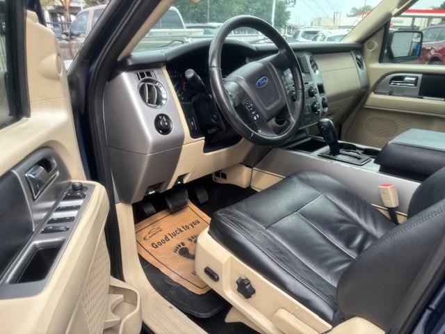Ford Expedition EL Vehicle Image 10