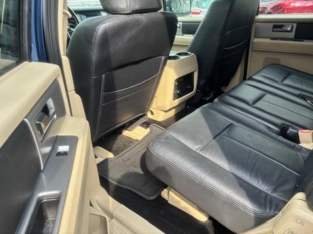 Ford Expedition EL Vehicle Image 14