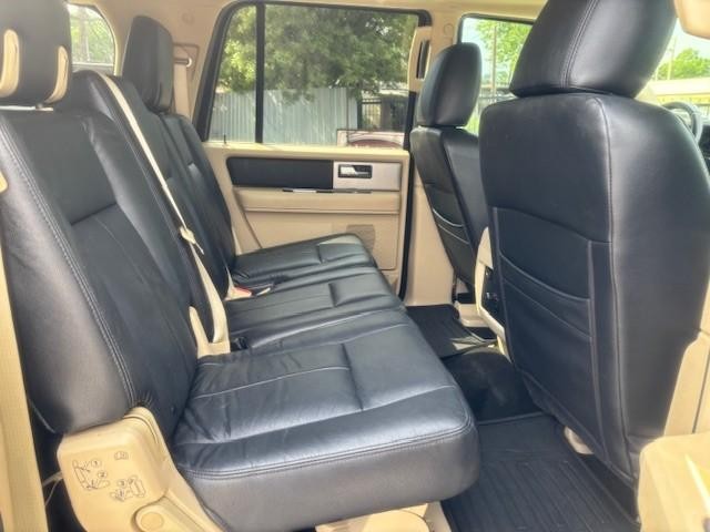 Ford Expedition EL Vehicle Image 17