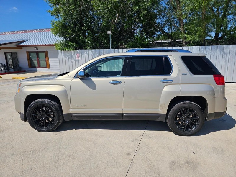 GMC Terrain Vehicle Image 02