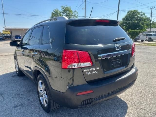 Kia Sorento Vehicle Image 03