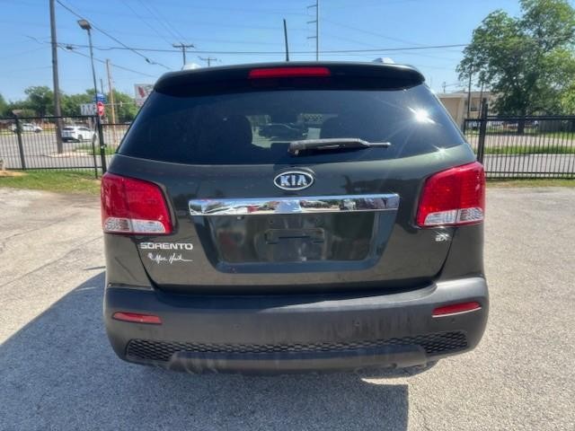 Kia Sorento Vehicle Image 04
