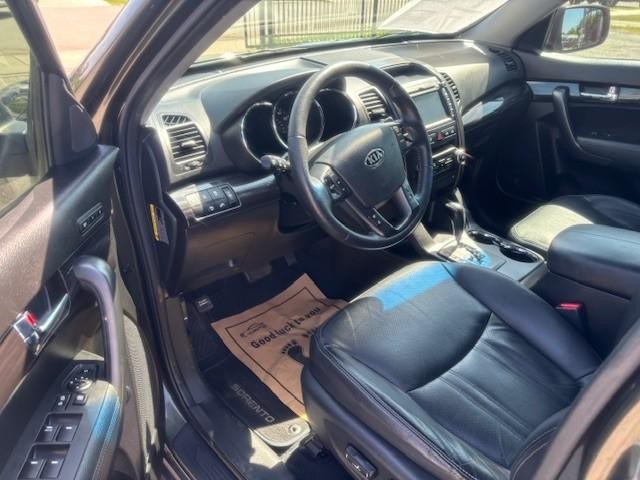 Kia Sorento Vehicle Image 10
