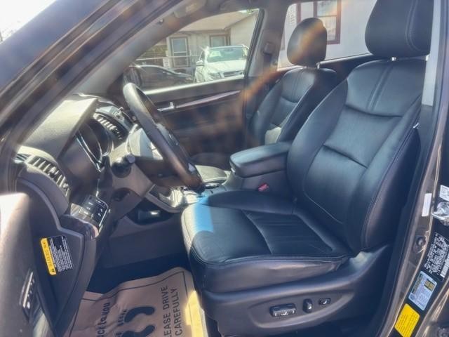 Kia Sorento Vehicle Image 11
