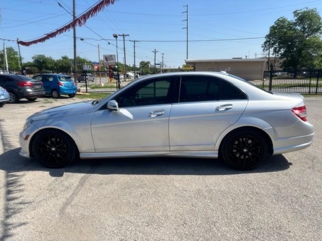 Mercedes-Benz C-Class Vehicle Image 02