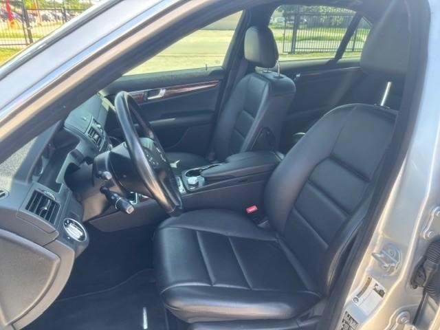 Mercedes-Benz C-Class Vehicle Image 11