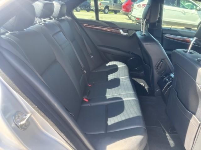 Mercedes-Benz C-Class Vehicle Image 17