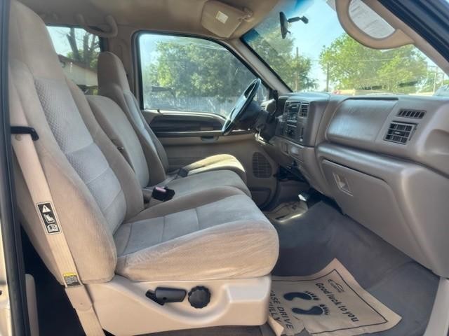 Ford Super Duty F-250 Vehicle Image 18
