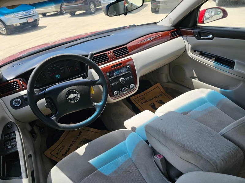Chevrolet Impala Vehicle Image 13