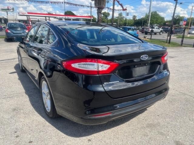 Ford Fusion Vehicle Image 03