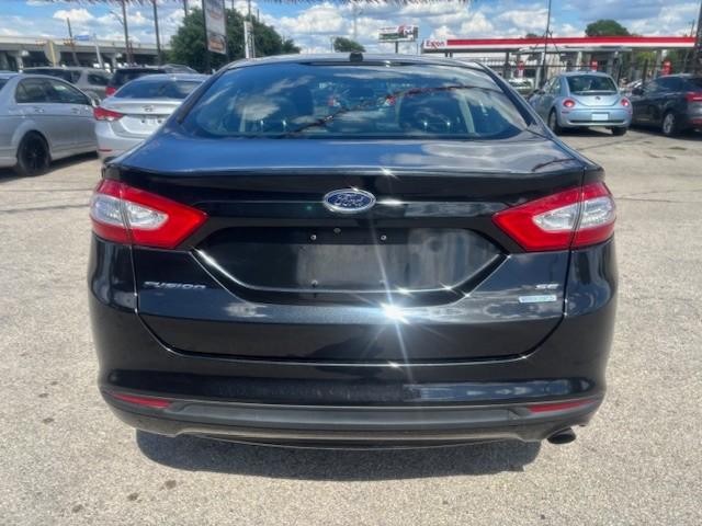 Ford Fusion Vehicle Image 04