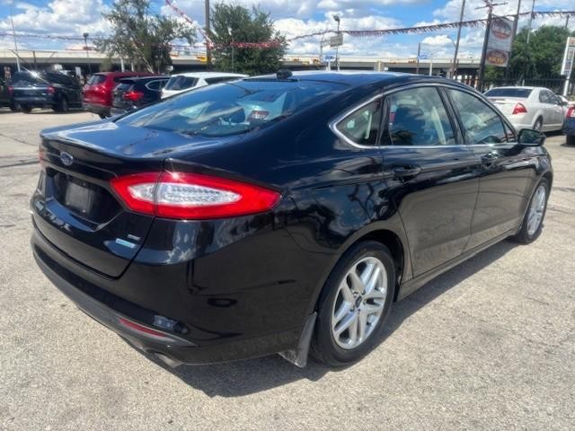 Ford Fusion Vehicle Image 05