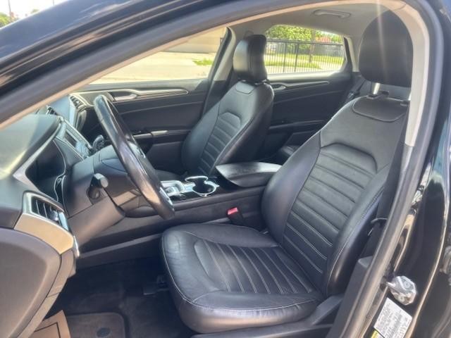 Ford Fusion Vehicle Image 11