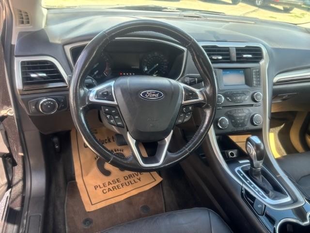 Ford Fusion Vehicle Image 12