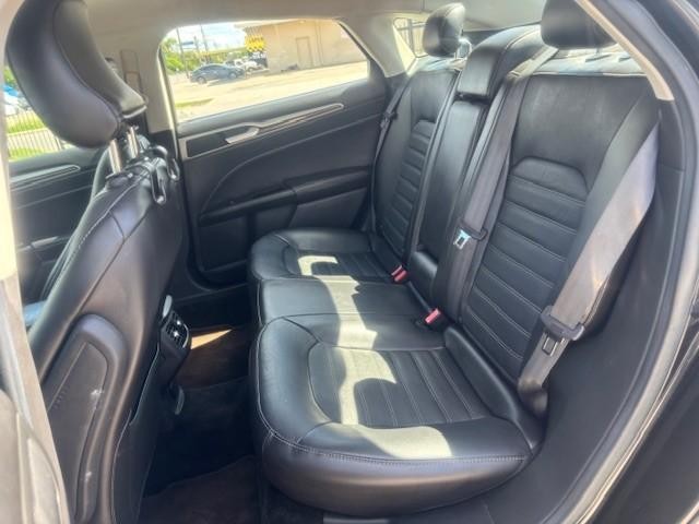 Ford Fusion Vehicle Image 14
