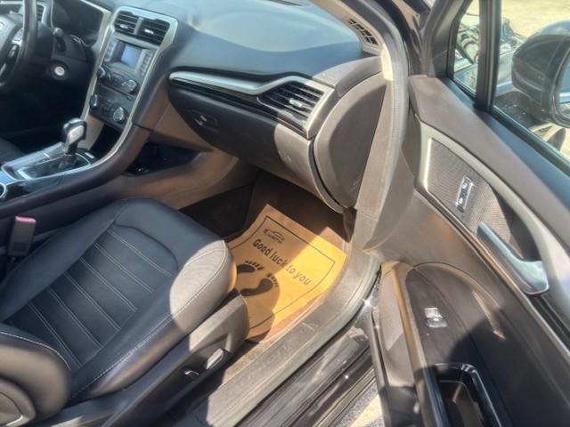 Ford Fusion Vehicle Image 17