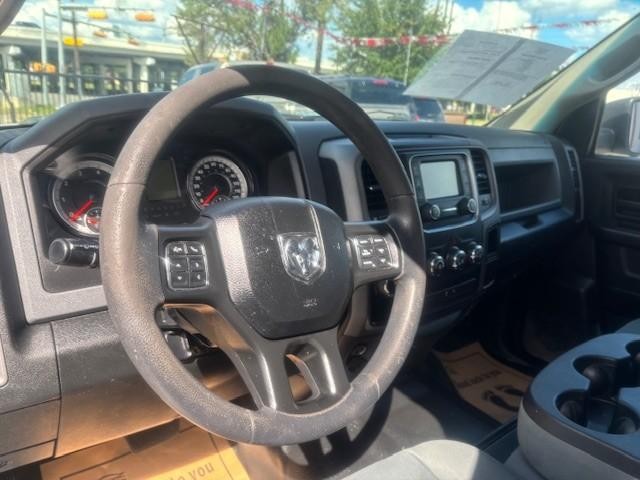 Ram 1500 Classic Vehicle Image 12
