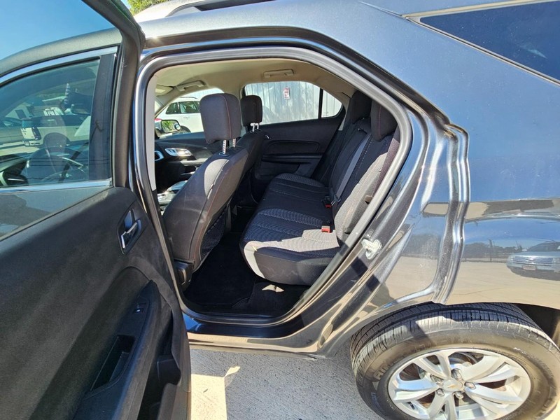 Chevrolet Equinox Vehicle Image 13