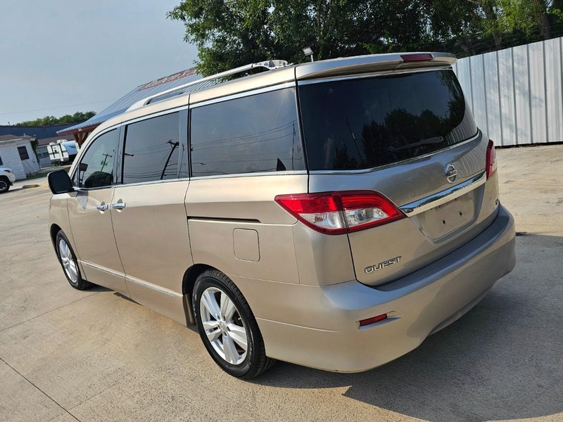 Nissan Quest Vehicle Image 03