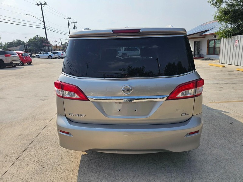 Nissan Quest Vehicle Image 04