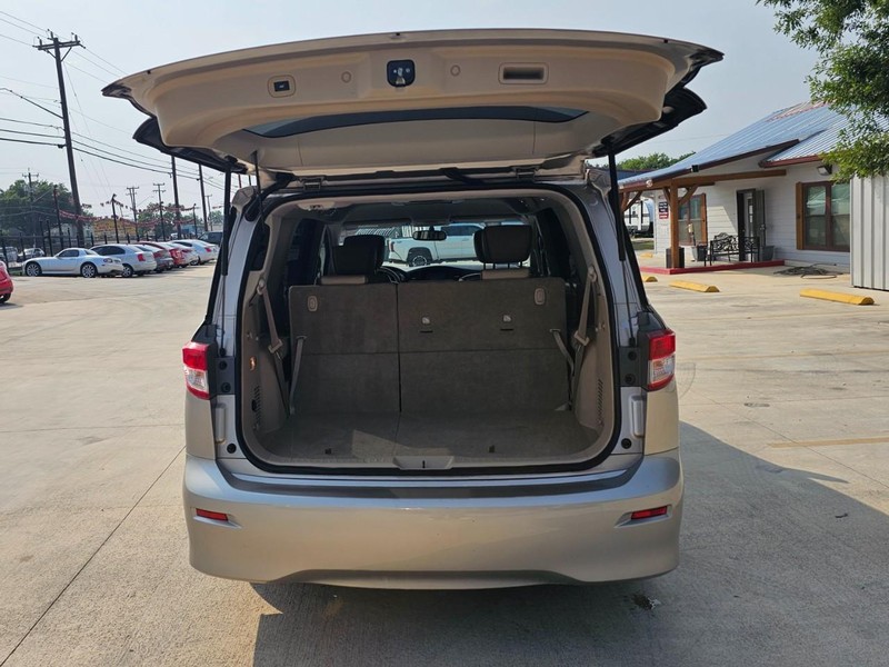 Nissan Quest Vehicle Image 05