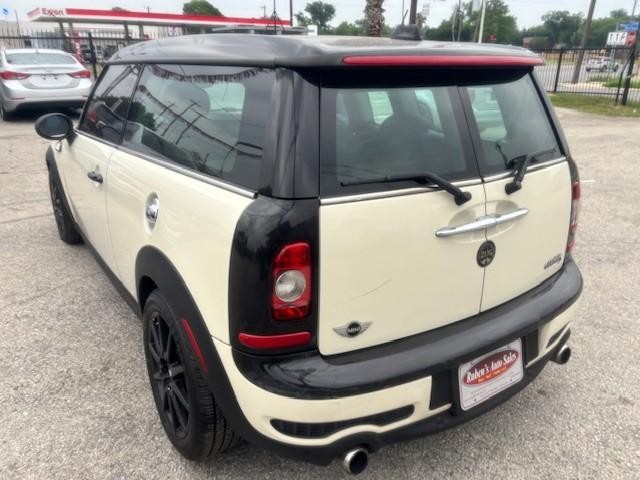 MINI Cooper Clubman Vehicle Image 03