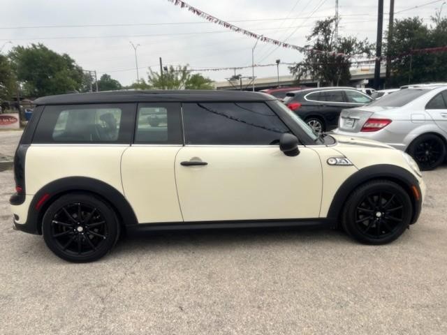 MINI Cooper Clubman Vehicle Image 06