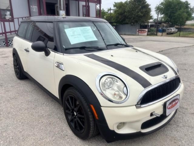 MINI Cooper Clubman Vehicle Image 07